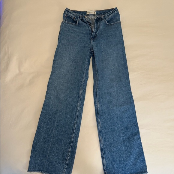 Abercrombie & Fitch Women's Straight Leg Blue Jeans - Picture 2 of 4